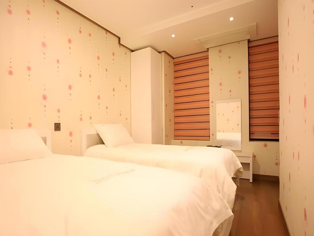 Myeongdong Mom House Hotel Сеул Екстериор снимка