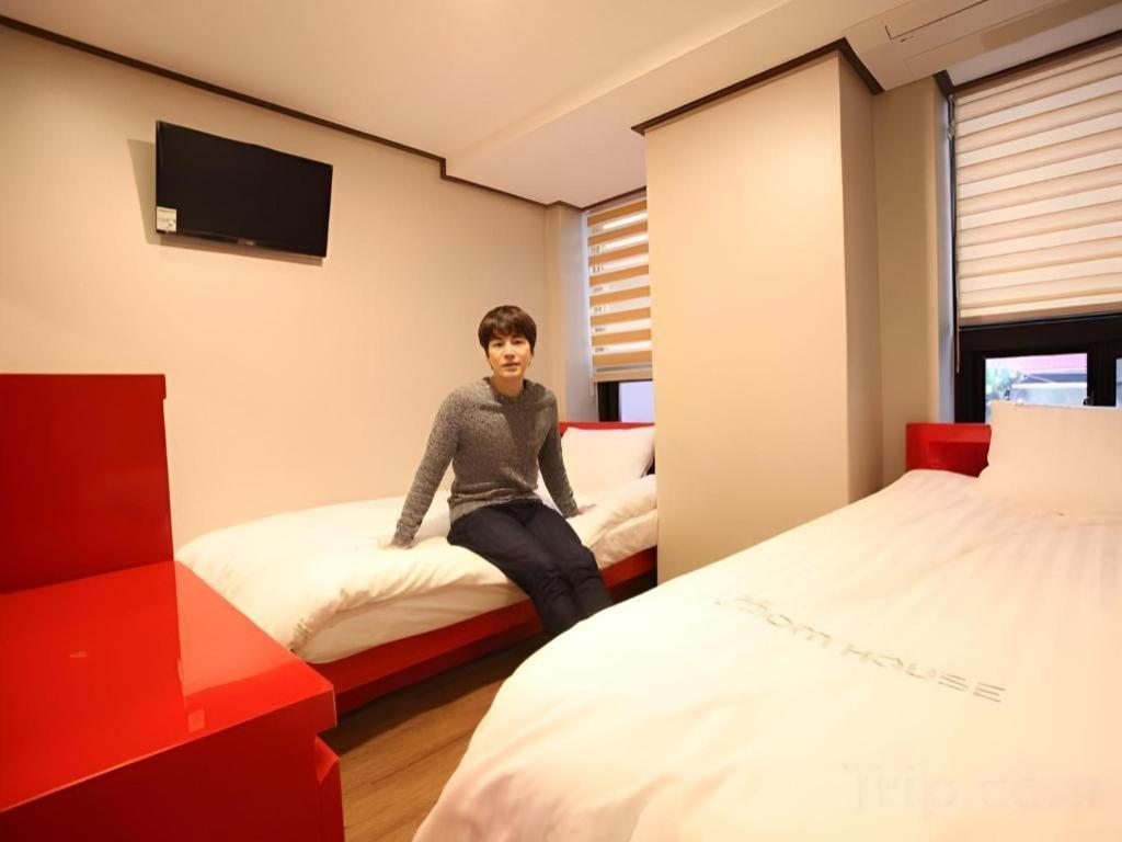 Myeongdong Mom House Hotel Сеул Екстериор снимка