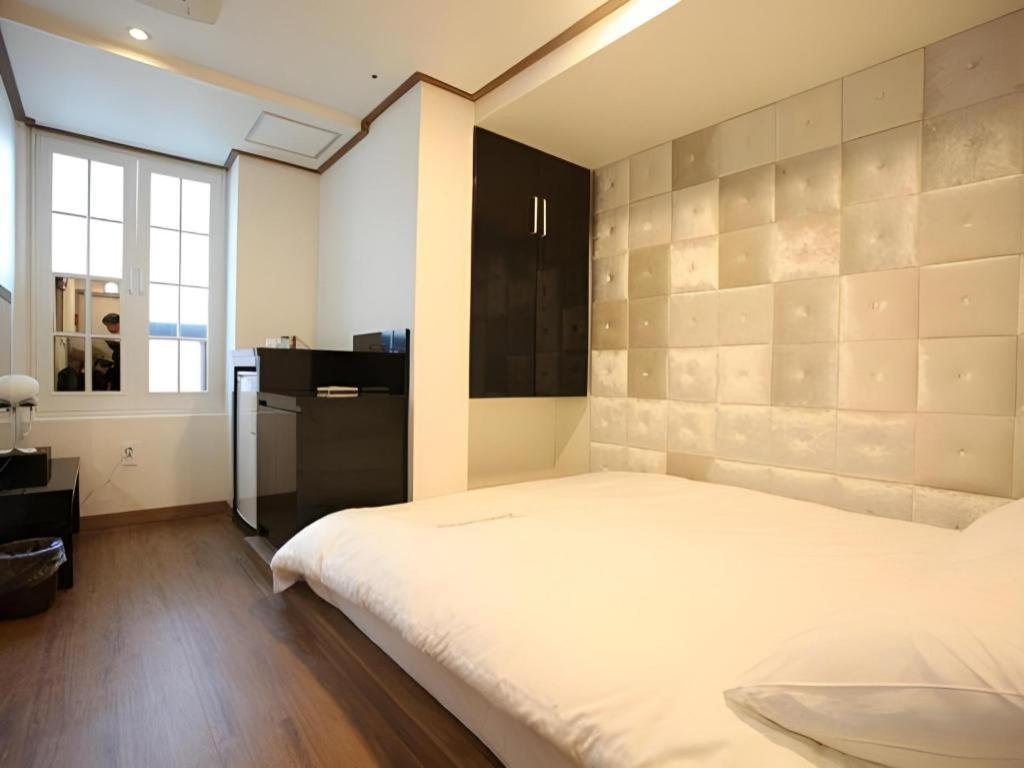 Myeongdong Mom House Hotel Сеул Екстериор снимка