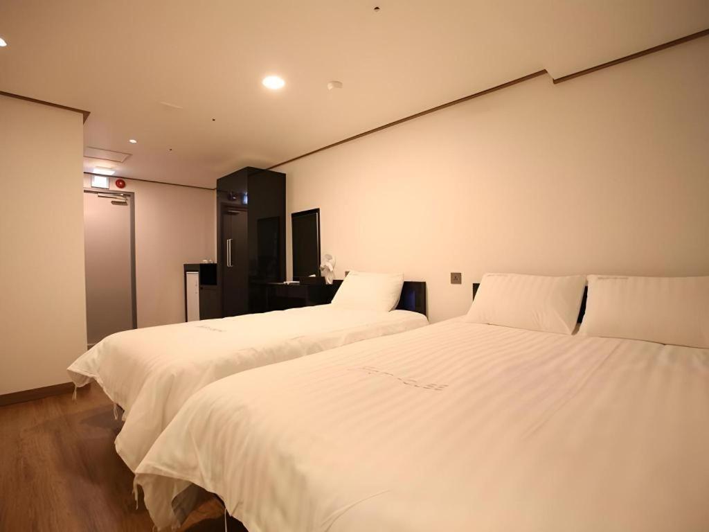 Myeongdong Mom House Hotel Сеул Екстериор снимка