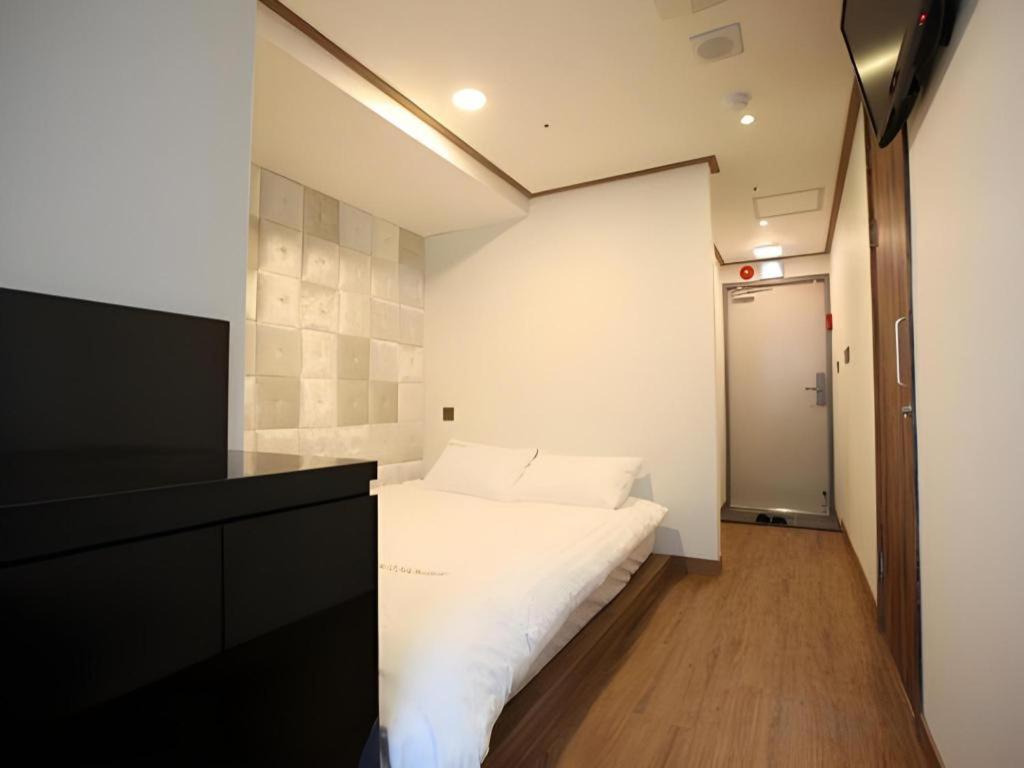 Myeongdong Mom House Hotel Сеул Екстериор снимка