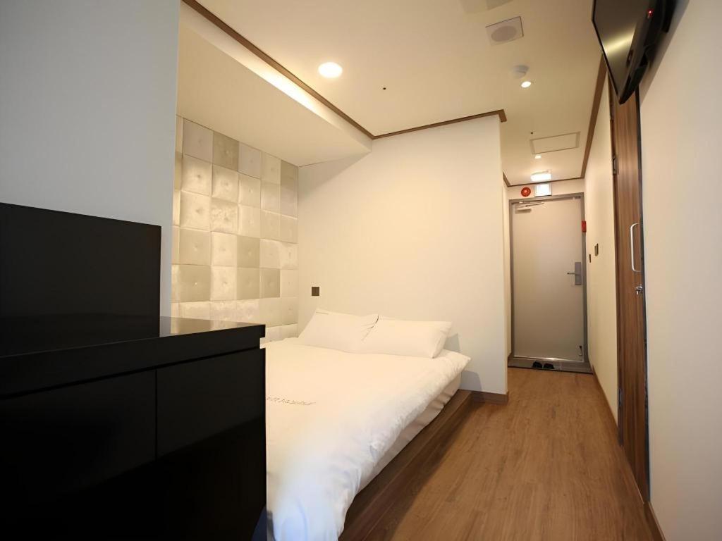 Myeongdong Mom House Hotel Сеул Екстериор снимка