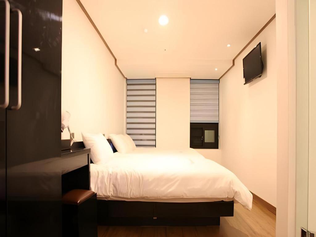 Myeongdong Mom House Hotel Сеул Екстериор снимка