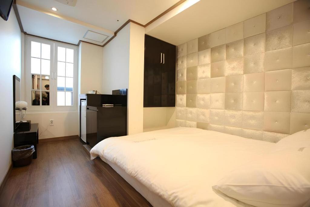 Myeongdong Mom House Hotel Сеул Екстериор снимка